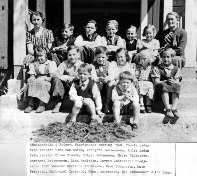 Söndagsskola i Frössvi Missionshus omkring 1940